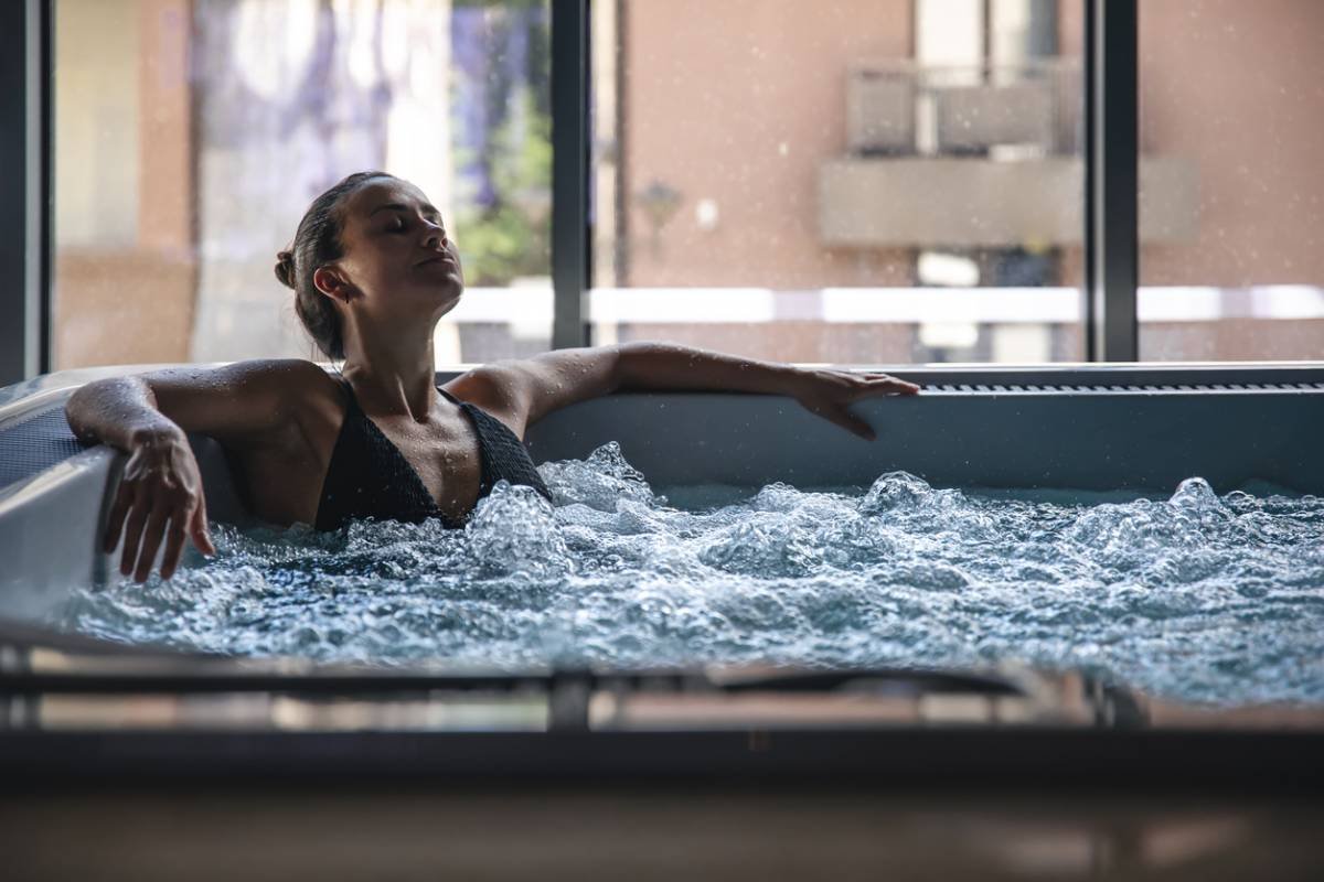 Les bienfaits pour la santé d'utiliser un spa de nage régulièrement